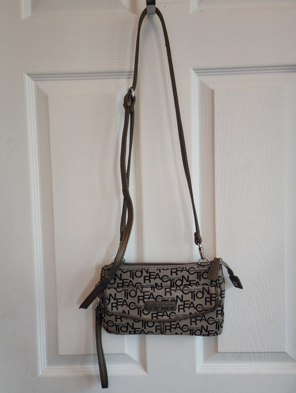 Kenneth Cole Reaction handbag/crossbody/ beige & black logo-patterned fabric